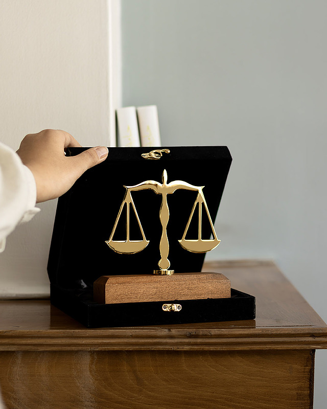تندیس ترازوی عدالت